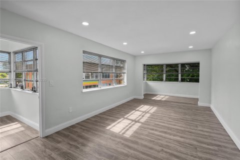Appartement à louer à Miami, Floride: 3 chambres, 91.97 m2 № 2169577 - photo 10