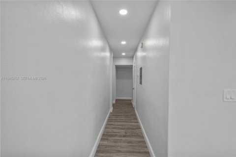 Appartement à louer à Miami, Floride: 3 chambres, 91.97 m2 № 2169577 - photo 11