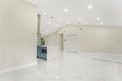 Casa en venta en Longwood, Florida, 4 dormitorios, 172.33 m2 № 1904074 - foto 8
