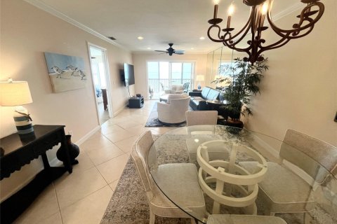 Condominio en alquiler en Stuart, Florida, 2 dormitorios, 121.33 m2 № 1136232 - foto 1