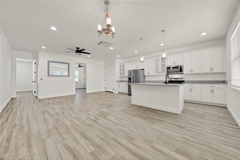 Casa en venta en Orlando, Florida, 3 dormitorios, 186.18 m2 № 1909703 - foto 7