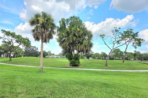 Condo in Sarasota, Florida, 2 bedrooms  № 1855946 - photo 3