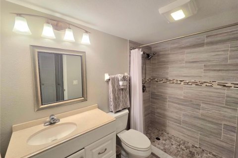Condo in Sarasota, Florida, 2 bedrooms  № 1855946 - photo 21