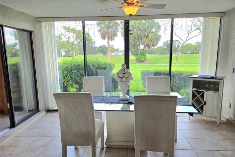 Condo in Sarasota, Florida, 2 bedrooms  № 1855946 - photo 11