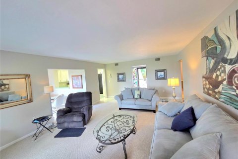 Condo in Sarasota, Florida, 2 bedrooms  № 1855946 - photo 7