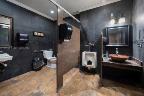 Купить коммерческую недвижимость в Дейви, Флорида № 2016173 - фото 10