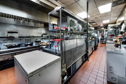 Купить коммерческую недвижимость в Дейви, Флорида № 2016173 - фото 12