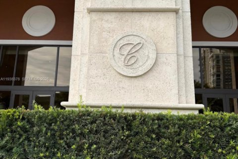 Condo in Miami, Florida, 2 bedrooms  № 1996000 - photo 5