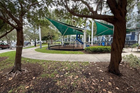 Condo in Miami, Florida, 2 bedrooms  № 1996000 - photo 8