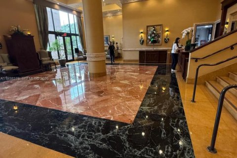 Condo in Miami, Florida, 2 bedrooms  № 1996000 - photo 13