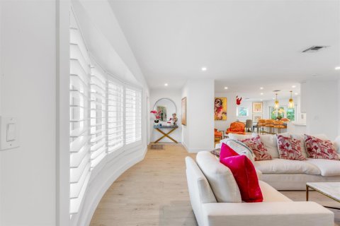 Casa en venta en Gulf Stream, Florida, 3 dormitorios, 195.93 m2 № 2252872 - foto 4