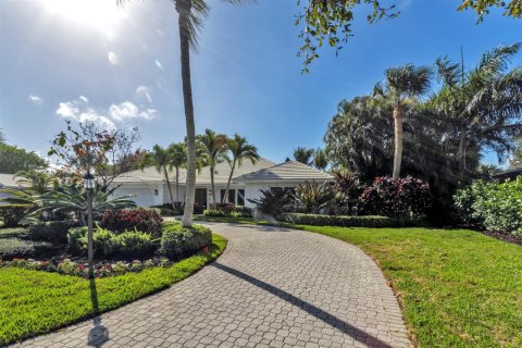 Casa en venta en Gulf Stream, Florida, 3 dormitorios, 195.93 m2 № 2252872 - foto 2