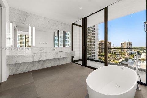 Copropriété à louer à Hallandale Beach, Floride: 3 chambres, 235.04 m2 № 2046432 - photo 11