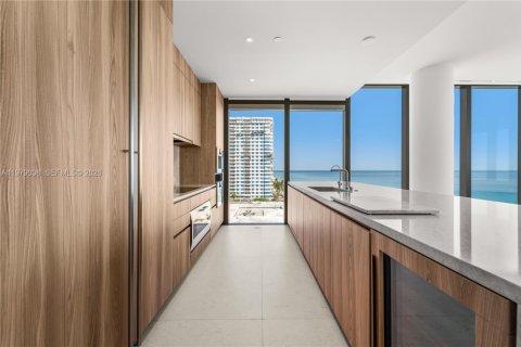 Copropriété à louer à Hallandale Beach, Floride: 3 chambres, 235.04 m2 № 2046432 - photo 7
