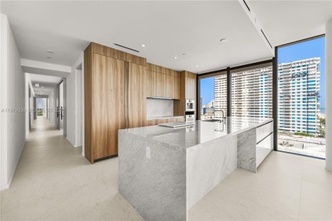 Copropriété à louer à Hallandale Beach, Floride: 3 chambres, 235.04 m2 № 2046432 - photo 8