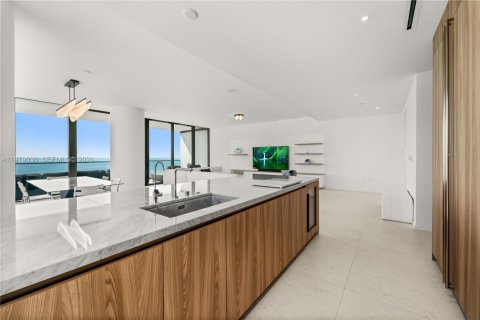 Copropriété à louer à Hallandale Beach, Floride: 3 chambres, 235.04 m2 № 2046432 - photo 6