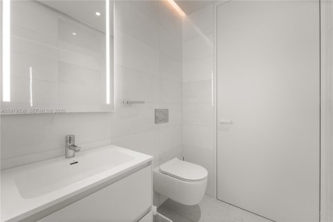 Copropriété à louer à Hallandale Beach, Floride: 3 chambres, 235.04 m2 № 2046432 - photo 18