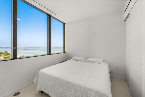 Copropriété à louer à Hallandale Beach, Floride: 3 chambres, 235.04 m2 № 2046432 - photo 13