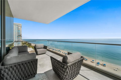 Copropriété à louer à Hallandale Beach, Floride: 3 chambres, 235.04 m2 № 2046432 - photo 19