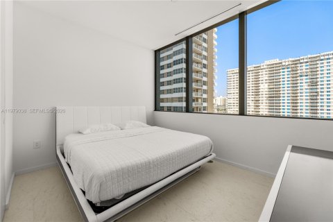 Copropriété à louer à Hallandale Beach, Floride: 3 chambres, 235.04 m2 № 2046432 - photo 15