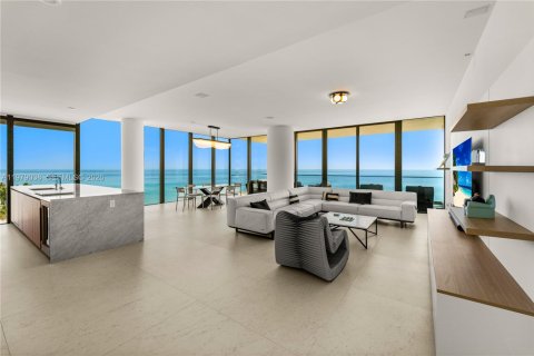 Condo à Hallandale Beach, Floride, 3 chambres  № 2046432