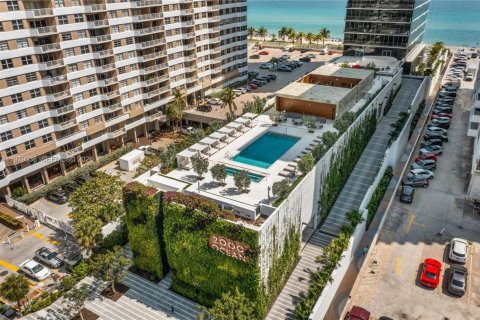 Copropriété à louer à Hallandale Beach, Floride: 3 chambres, 235.04 m2 № 2046432 - photo 25