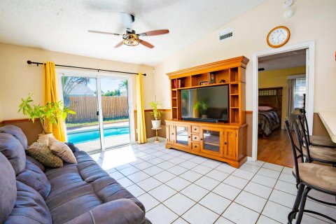 Villa ou maison à vendre à Lake Worth, Floride: 3 chambres, 215.53 m2 № 2078169 - photo 9
