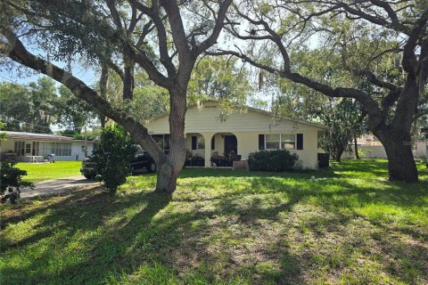 Villa ou maison à vendre à Silver Springs Shores, Floride: 3 chambres, 146.04 m2 № 1904574 - photo 1