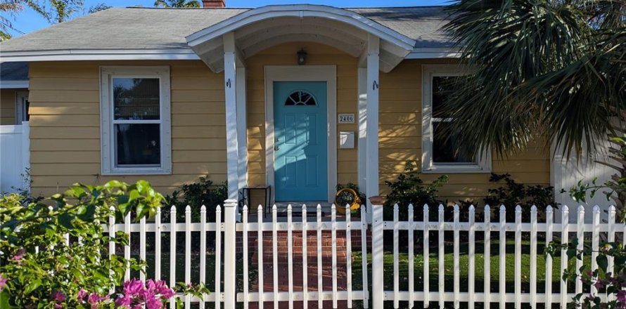 Villa ou maison à Saint Petersburg, Floride 2 chambres, 92.16 m2 № 1781324