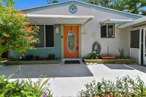 Villa ou maison à vendre à Fort Lauderdale, Floride: 2 chambres, 80.27 m2 № 2146225 - photo 2