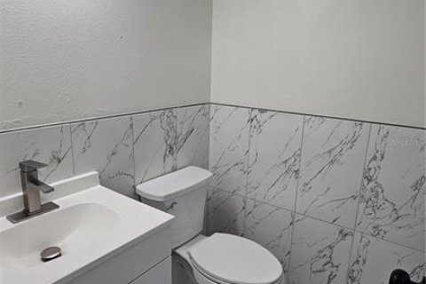 House in Tampa, Florida 3 bedrooms, 118.08 sq.m. № 1851772 - photo 12