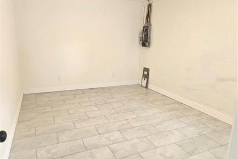 House in Tampa, Florida 3 bedrooms, 118.08 sq.m. № 1851772 - photo 15