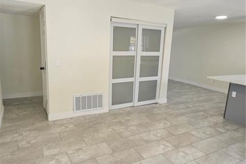 House in Tampa, Florida 3 bedrooms, 118.08 sq.m. № 1851772 - photo 8