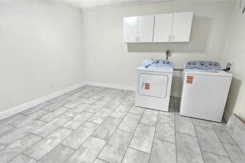 House in Tampa, Florida 3 bedrooms, 118.08 sq.m. № 1851772 - photo 16