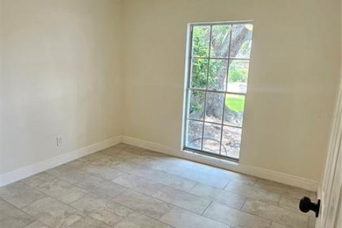 House in Tampa, Florida 3 bedrooms, 118.08 sq.m. № 1851772 - photo 14