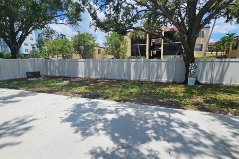 House in Tampa, Florida 3 bedrooms, 118.08 sq.m. № 1851772 - photo 7