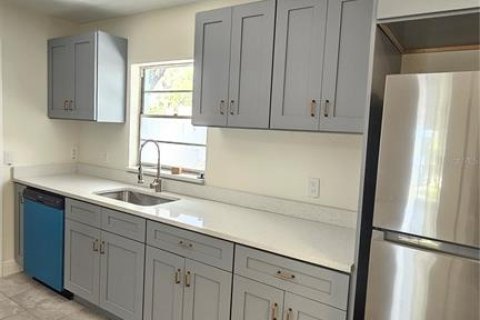 House in Tampa, Florida 3 bedrooms, 118.08 sq.m. № 1851772 - photo 9