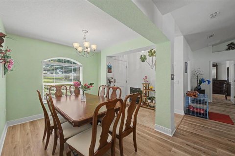 House in Auburndale, Florida 3 bedrooms, 172.24 sq.m. № 2131979 - photo 9