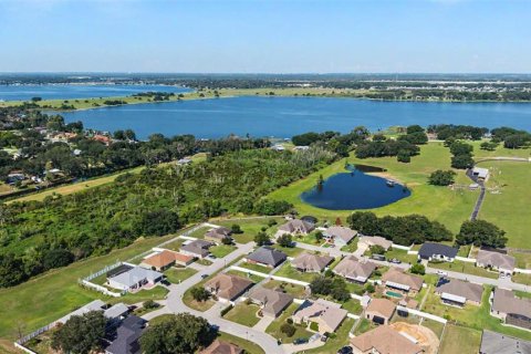 House in Auburndale, Florida 3 bedrooms, 172.24 sq.m. № 2131979 - photo 30