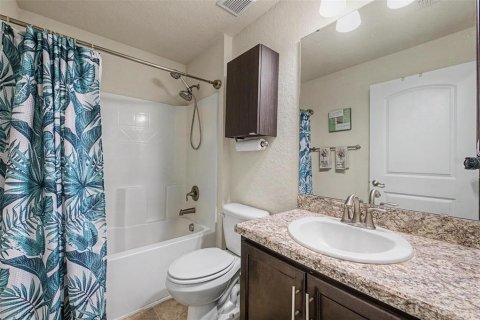 House in Auburndale, Florida 3 bedrooms, 172.24 sq.m. № 2131979 - photo 18