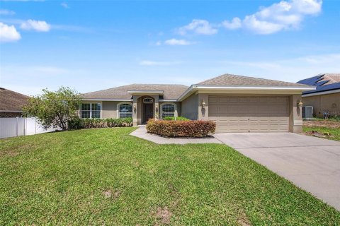 House in Auburndale, Florida 3 bedrooms, 172.24 sq.m. № 2131979 - photo 25