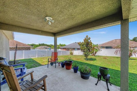 House in Auburndale, Florida 3 bedrooms, 172.24 sq.m. № 2131979 - photo 21