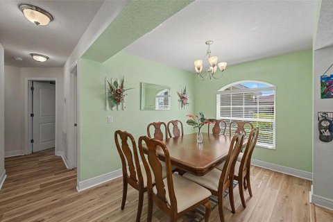 House in Auburndale, Florida 3 bedrooms, 172.24 sq.m. № 2131979 - photo 10
