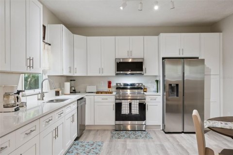 Villa ou maison à vendre à Sanford, Floride: 3 chambres, 112.04 m2 № 2418890 - photo 6