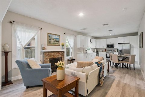 Villa ou maison à vendre à Sanford, Floride: 3 chambres, 112.04 m2 № 2418890 - photo 3
