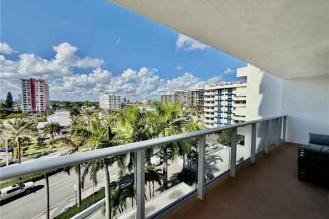 Copropriété à louer à Hallandale Beach, Floride: 2 chambres, 102.19 m2 № 1974233 - photo 20