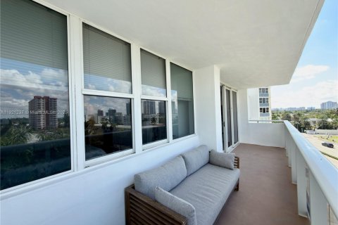 Copropriété à louer à Hallandale Beach, Floride: 2 chambres, 102.19 m2 № 1974233 - photo 27