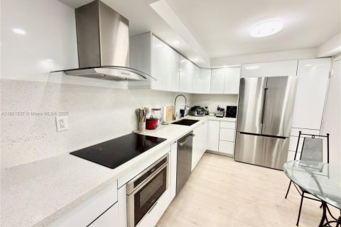 Copropriété à louer à Hallandale Beach, Floride: 2 chambres, 102.19 m2 № 1974233 - photo 6