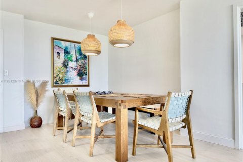 Copropriété à louer à Hallandale Beach, Floride: 2 chambres, 102.19 m2 № 1974233 - photo 5