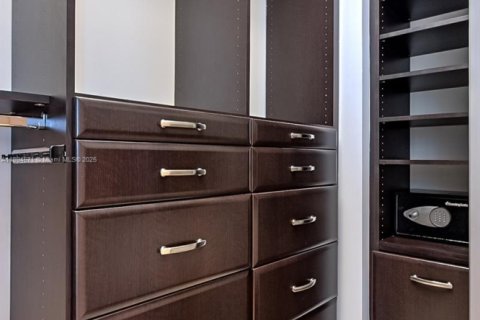 Copropriété à louer à Hollywood, Floride: 3 chambres, 257.99 m2 № 2169858 - photo 30